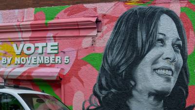 Un mural de la vicepresidenta estadounidense, Kamala Harris.