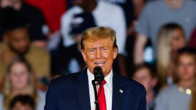 Trump se encuentra en campaña por las primarias de Carolina del Sur.