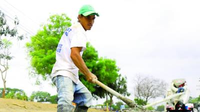 Las labores de pavimentación en la carretera a occidente van muy avanzadas.