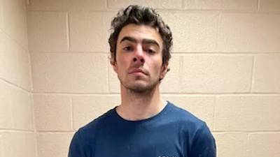 Luigi Mangione, el sospechoso de matar en Nueva York al director ejecutivo de la aseguradora médica UnitedHealthcare, era hasta ayer un desconocido joven prometedor de familia adinerada que estudió en una universidad de élite y al que le apasionaban los videojuegos