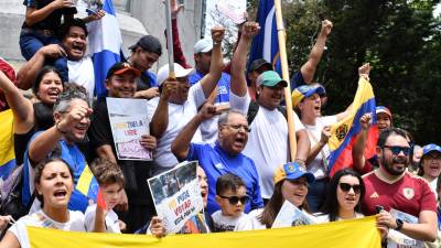 Venezolano en Costa Rica se manifestaron exigiendo libertad para su país.