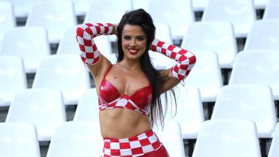 La sexy fanática ha estado presente durante todo el Mundial de Qatar para apoyar a Croacia.