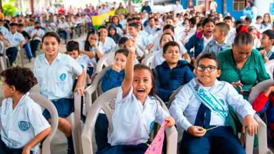 <b><span class=mln_uppercase_mln>APOYO.</span></b> Los alumnos se mostraron contentos.