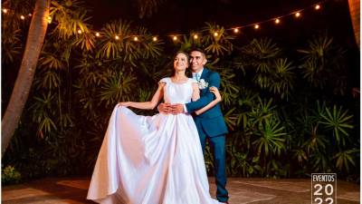 <b><span class=mln_uppercase_mln>¡Enamorados!</span></b> Así posan Alejandra García y Jayson Paz