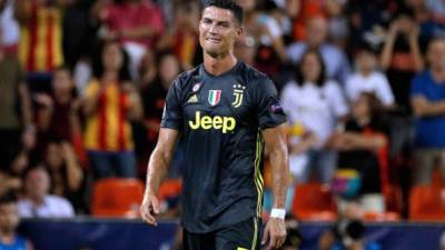 Cristiano Ronaldo se fue entre lágrimas del campo de Mestalla tras ser expulsado.