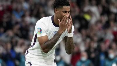 Rashford lamentablemente ha sido objeto de insultos racistas por parte de algunos ingleses. Foto EFE.