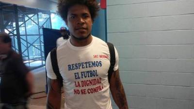 Román Torres, central y capitán de Panamá.