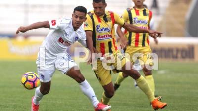 Olimpia y Real España empataron 2-2 en un vibrante clásico.