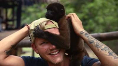 El dj Avicii recorrió el mundo para conocer nuevas especies y enamoró a Instagram con sus tiernas fotos. Sin duda alguna su muerte ha entristecido a sus fans.