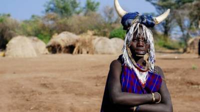 Mujer de una tribu de Etiopía.