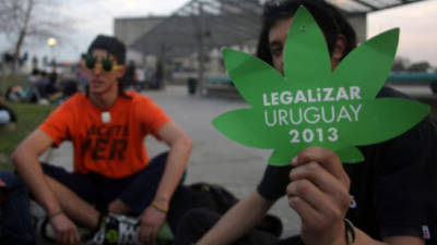 El proyecto que convertiría al Estado uruguayo en el primero en el mundo en asumir el control de todo el proceso de producción y venta de cannabis.