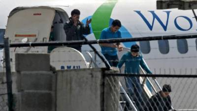 Del total de migrantes, México retornó a Honduras, por vía aérea, a 2.574 hondureños indocumentados, incluidos 476 menores, muchos de ellos no acompañados.