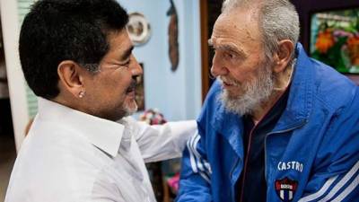 Maradona se despidió de Fidel Castro afirmando que era su segundo padre.//