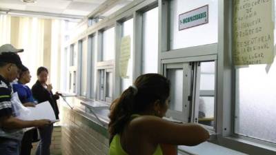 El monto de esta deuda supera los 250 millones de lempiras, puesto que en el 2013 solo se pagó hasta la planilla número siete y quedaron pendientes 44 de las 51 planillas.