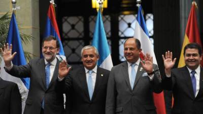 Mariano Rajoy jefe del gobierno de España junto a Otto Pérez Molina de Guatemala, Luis Guillermo Solís de Costa Rica y Juan Orlando Hernández de Honduras.