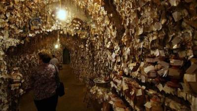 la colección ha ido incrementando a medida que más turistas se acercan al lugar.