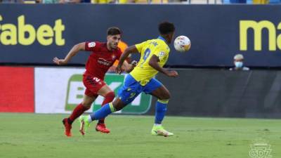 Antony Lozano sigue sin poder marcar en la presente campaña. Foto Twitter Cádiz.