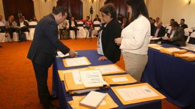 La junta de licitación de la Enee dio a conocer ayer las ofertas económicas.