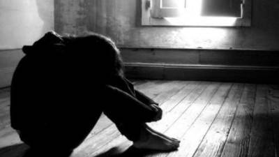 La Policía también informó que los dos presuntos violadores aún no han sido capturados.