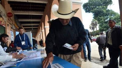Los guatemaltecos eligen en orden a sus próximas autoridades.