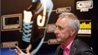 Johan Cruyff ve la renovación de Messi como 'un arreglo mal hecho'.