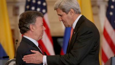 Juan Manuel Santos y John Kerry en Washington. Foto: AFP/Win McNamee