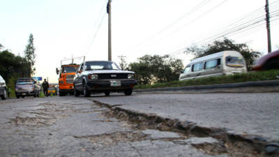 Las calles de San Pedro Sula están muy deterioradas y urgen mantenimiento y repavimentación.