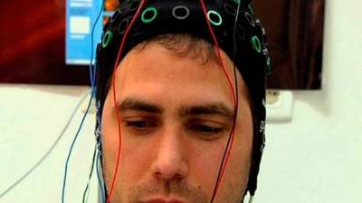 El resultado con el casco es que se logra pensar de una forma más eficaz