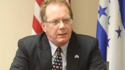 James Nealon, embajador de EUA.