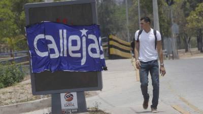 Los afiches se han colocado en Tegucigalpa y varias ciudades del país.