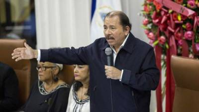 El presidente nicaragüense, Daniel Ortega (d). EFE/Archivo.