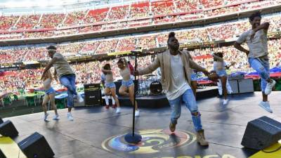 El artista estadounidense Jason Derulo se presentÓ en la ceremonia inaugural de la Copa América Centenario. Foto EFE/David Fernández