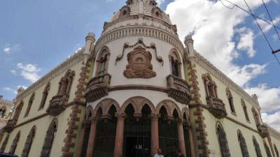 El ministro de finanzas, Wilfredo Cerrato, anunció que a partir del 20 de diciembre se comenzará a pagar los aguinaldos.