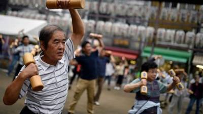 En el caso de las mujeres, las mayores de 65 años alcanzan el 30 por ciento por primera vez, con un total de 19,62 millones, mientras que los hombres de esa franja de edad son 14,9 millones, un 24,3 por ciento de la población masculina de Japón. EFE