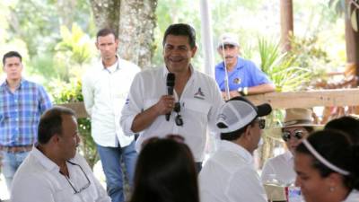 El candidato Hernández anunció los cambios.