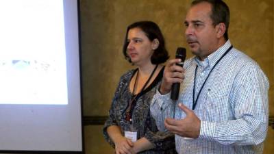 Nadia Chalabi y Francisco Herrera, director de Agronegocios de la SAG. Foto: Amílcar Izaguirre