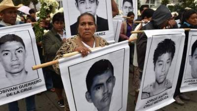 La versión de los hechos dada por el gobierno de México no es aceptada por los padres.