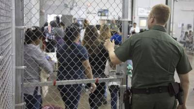 CBP afirmó que no cuenta con más camas disponibles en los centros de detención de Texas tras el incremento de detenciones en la frontera./Twitter CBP.