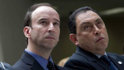 imagen de archivo del titular de la Procuraduría de Derechos Humanos de Guatemala, Jorge de León Duque (i). EFE/Archivo