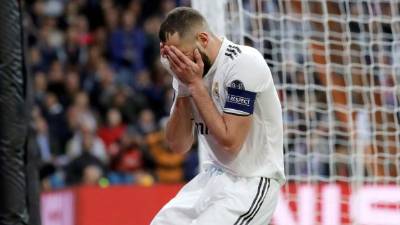 GRAF9377. MADRID, 05/03/2019.- El delantero francés del Real Madrid Karim Benzema durante el partido de vuelta de octavos de final de la Liga de Campeones que Real Madrid y Ajax disputan esta noche en el estadio Santiago Bernabéu, en Madrid. EFE/JuanJo Martín