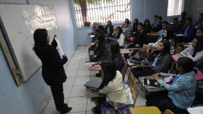 Los maestros del sistema demandan un incremento porque han cumplido los 200 días de clases. Aseguran que llevan siete años sin recibir un incremento.