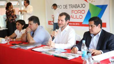 Representantes del Foro de Sao Paulo en la conferencia de prensa.