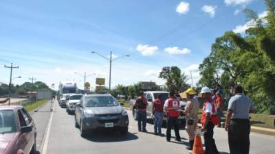 Los retenes estarán en sus puestos las 24 horas del día. foto: marlon laguna