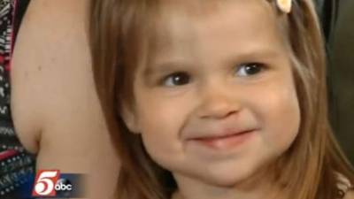 Una niña de 2 años de edad, de Montrose, Minnesota, salvó la vida de su madre con la ayuda de Siri.