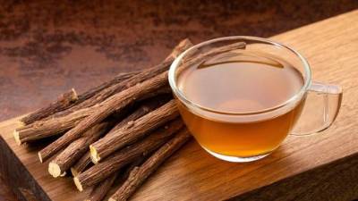 La raíz de regaliz también es conocida por sus propiedades antiinflamatorias y antiácidas.