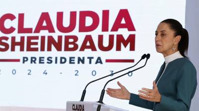 La presidenta electa de México, Claudia Sheinbaum, habla durante una rueda de prensa este jueves, en la Ciudad de México (México).