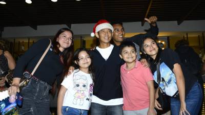 El atleta Shin Fujiyama corrió desde El Progreso hasta San Pedro Sula para ser parte de este evento, el 10% de la taquilla será donado a su Fundación Mil Escuelas.