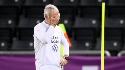 Didier Deschamps durante los entrenamientos de Francia previo a las semifinales.