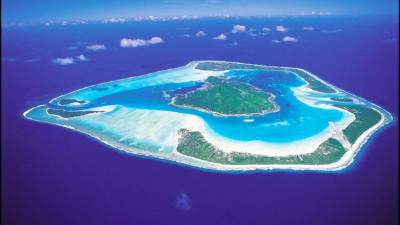 Playas de ensueño, atracciones vegetales, hospitalidad inigualable, y la posibilidad de sumergirse en una exótica cultura con yacimientos arqueológicos y secretos mitológicos, son algunos de los atractivos de estas islas.