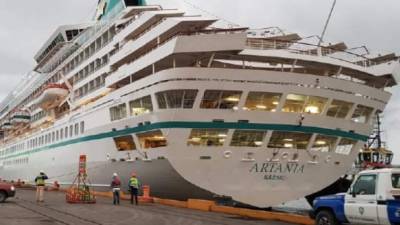 El Artania con bandera de Bahamas atracó a las 6:00 am en Puerto Cortés y salió a las 11:00 pm para Roatán.